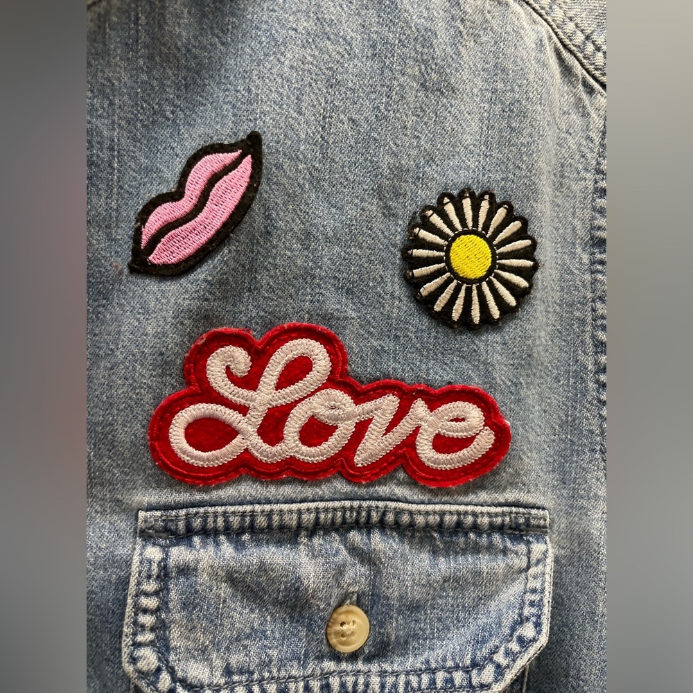 American Eagle Denim oversized shirt with Fun Patches - Picture 2 of 7